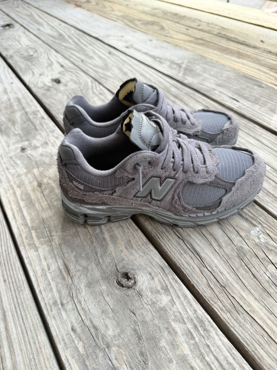 New Balance 2002R